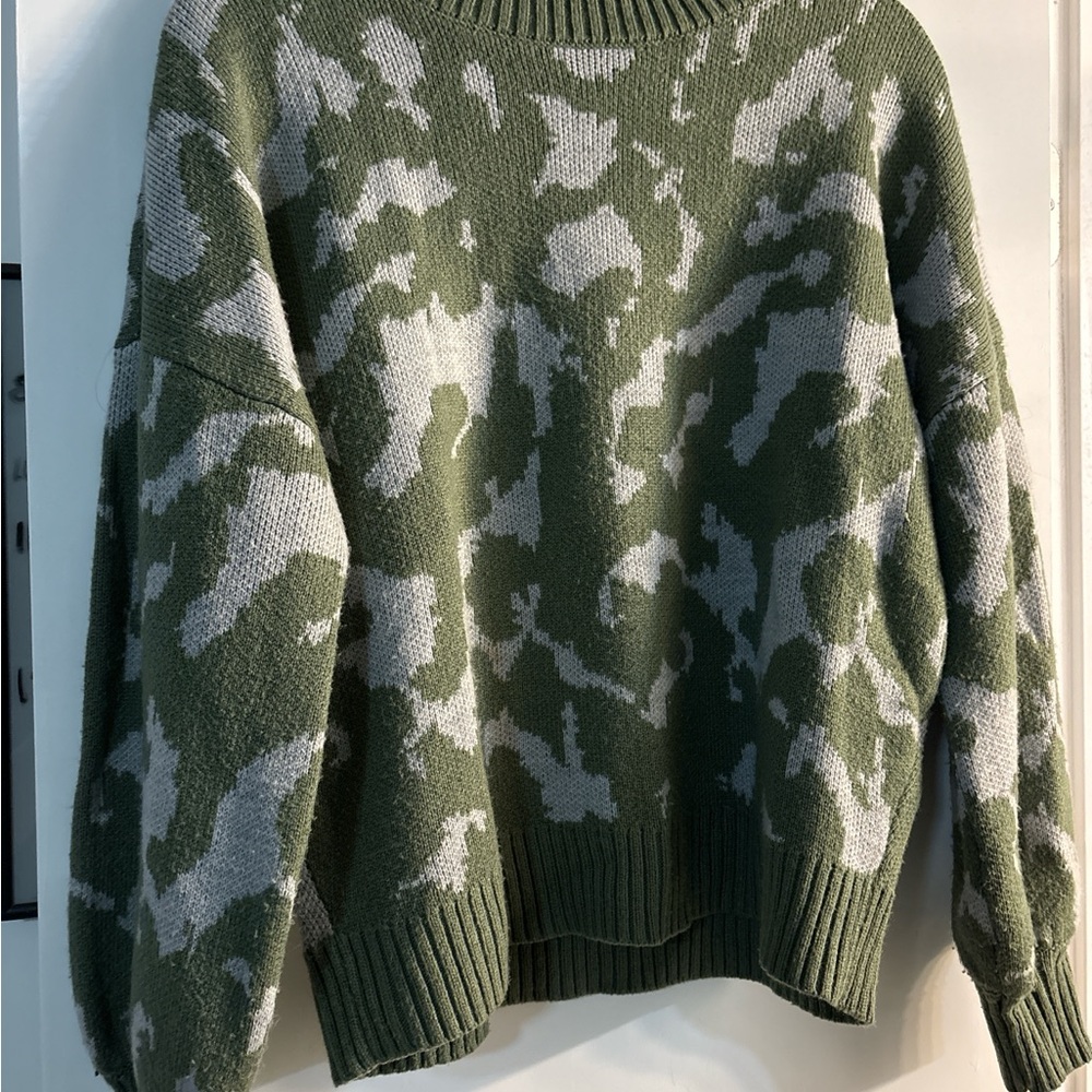 New Directions Olive and Gray Patterned Sweater